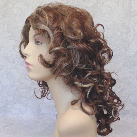 NWT Medium Length Curly Brown Blonde Wig - Picture 7 of 8